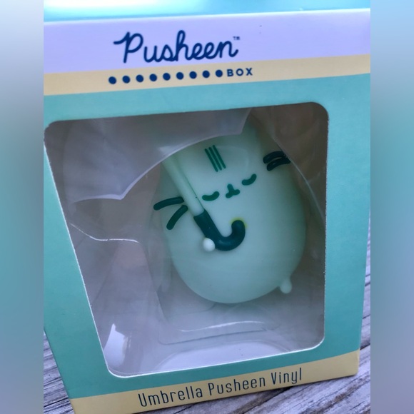 2021 PUSHEEN Cat Umbrella Vinyl Collectible Figure Rainy Day Subscription Box - Picture 3 of 8